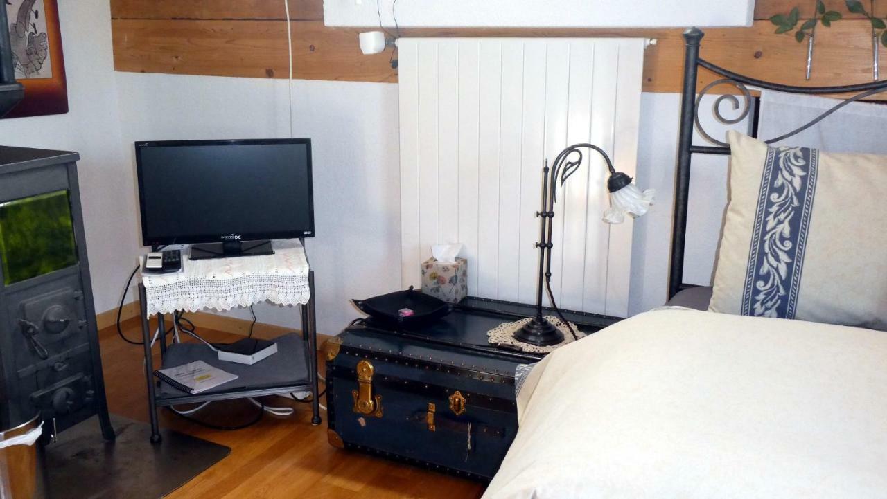 Bed & Breakfast Im Chellhof Benken  ภายนอก รูปภาพ
